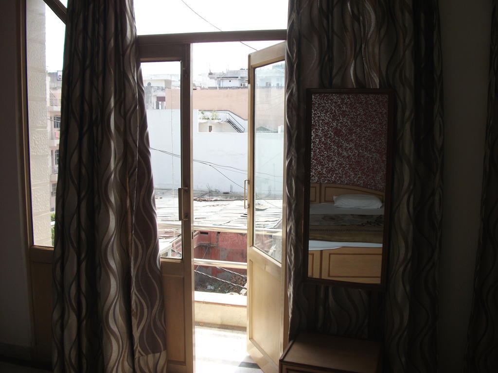 Hôtel Shalimar à New Delhi Extérieur photo