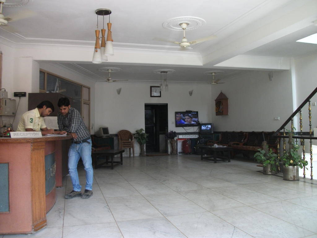 Hôtel Shalimar à New Delhi Extérieur photo
